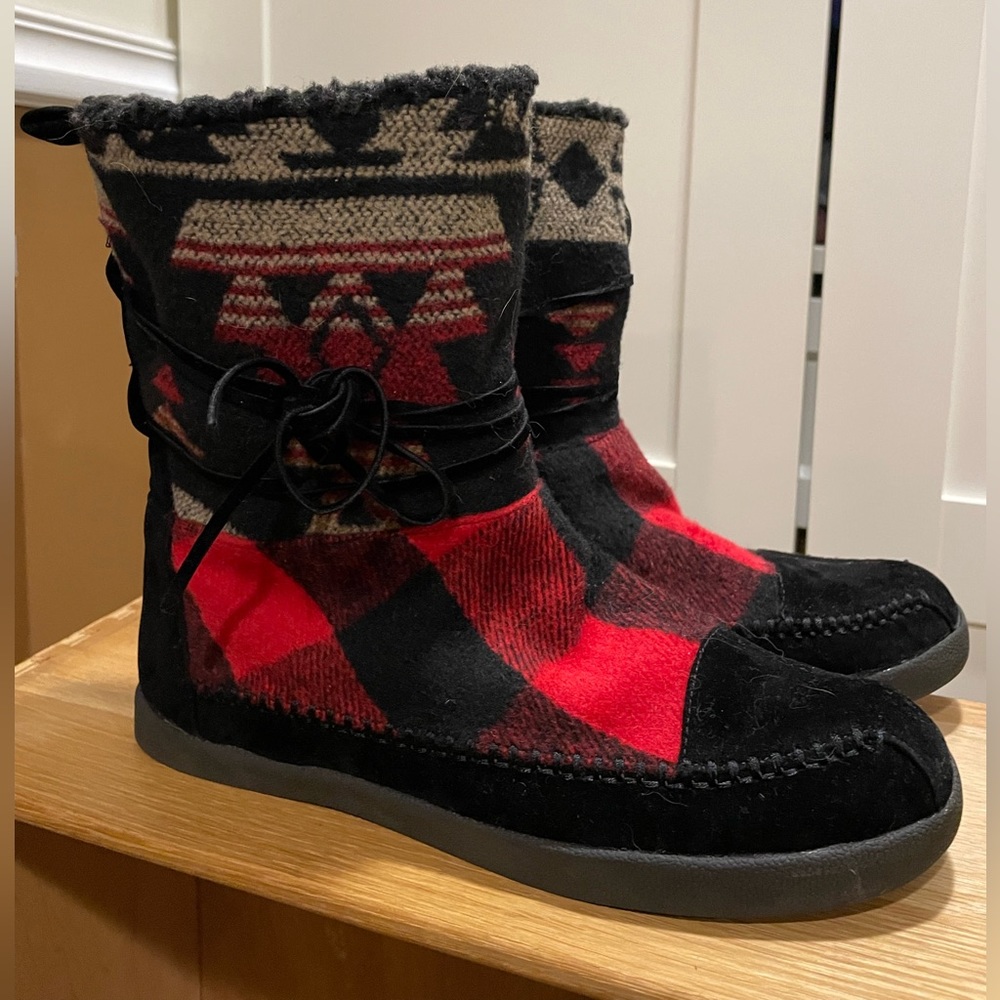 Madden Girl Jackmen Black/Multi Red Wool
Shoes Sz 7